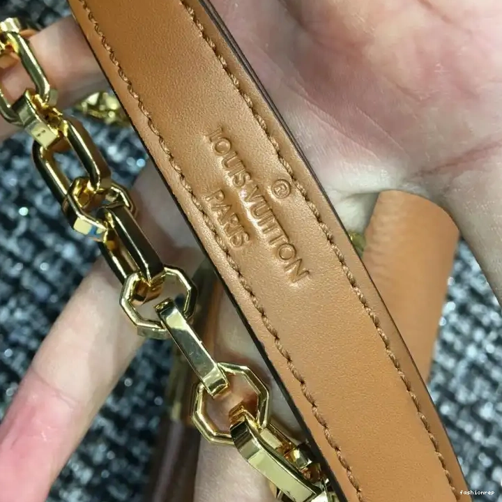 Fashionrepsfam ru LV 19B570343 Bags 0820